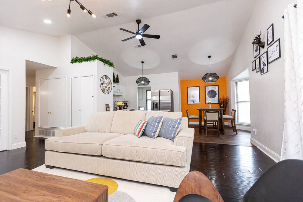 Photo of Livingroom in Fossil Creek