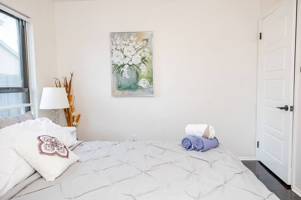 Photo of Bedroom in Fossil Creek