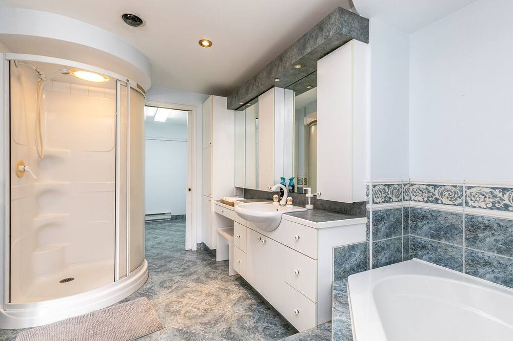 Photo of Bathroom in Brossard
