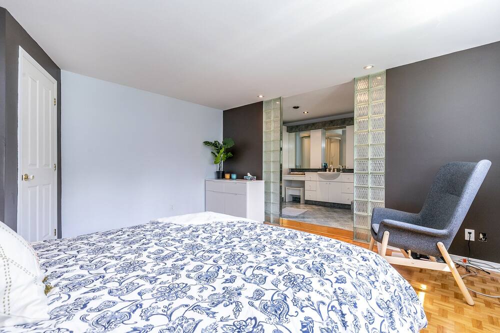 Photo of Bedroom in Brossard