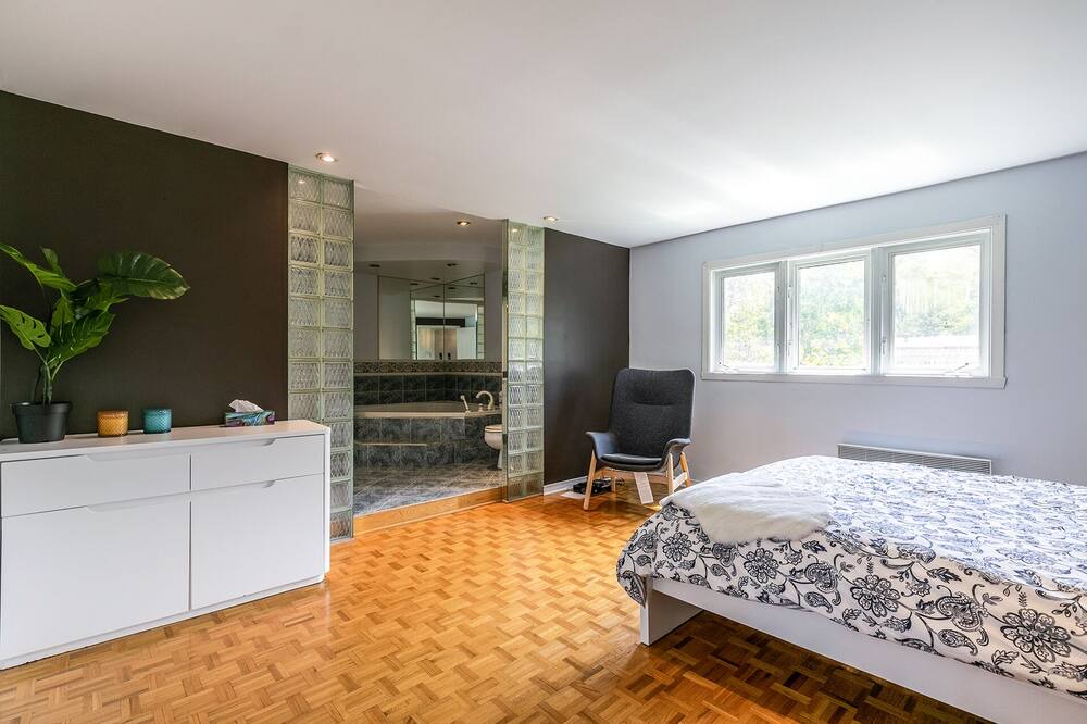 Photo of Bedroom in Brossard