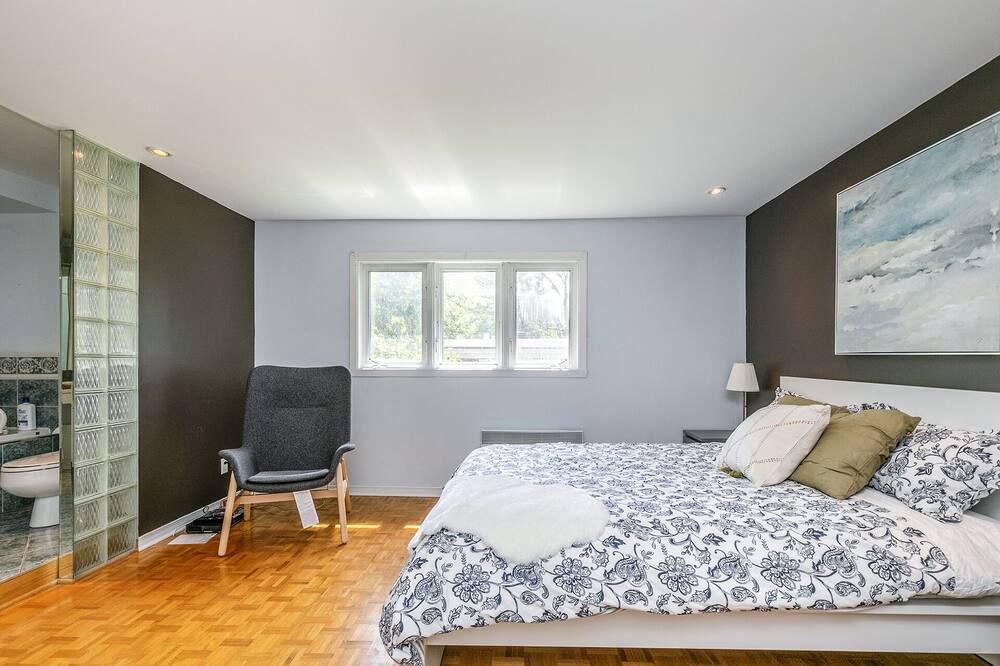 Photo of Bedroom in Brossard