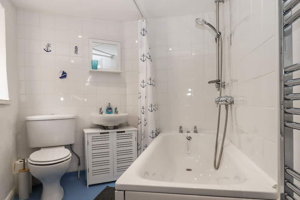 Photo of Bathroom in Stokeinteignhead