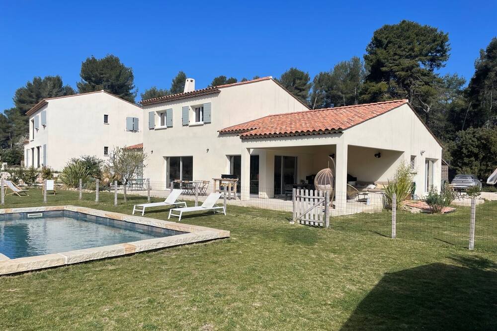 Photo of Outdoor in Bouc-Bel-Air