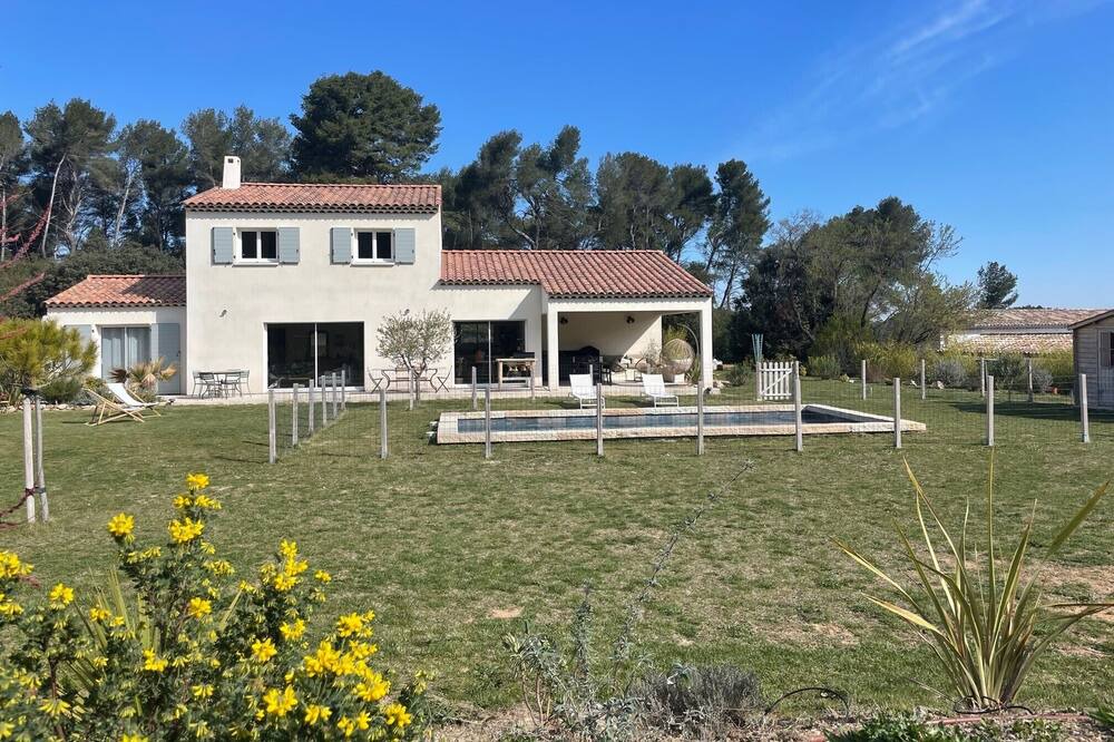 Photo of Outdoor in Bouc-Bel-Air