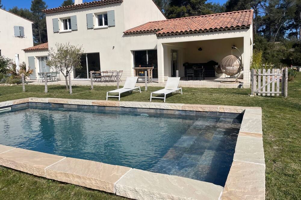 Photo of Outdoor in Bouc-Bel-Air