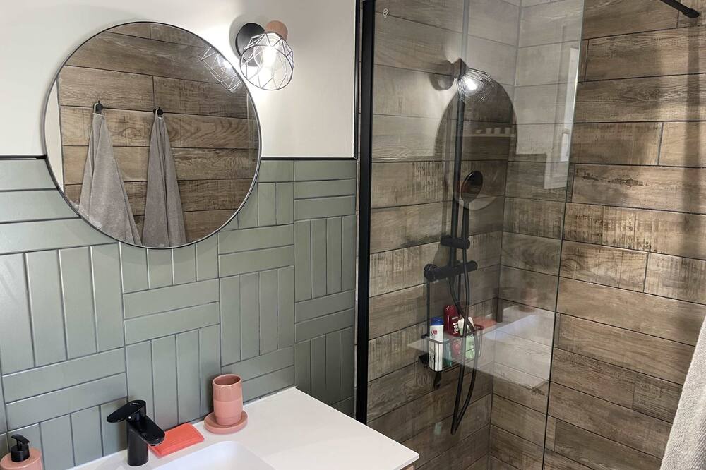 Photo of Bathroom in Bouc-Bel-Air