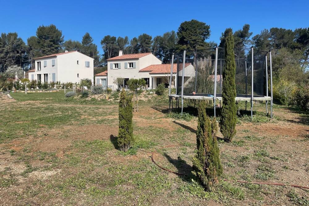 Photo of Outdoor in Bouc-Bel-Air