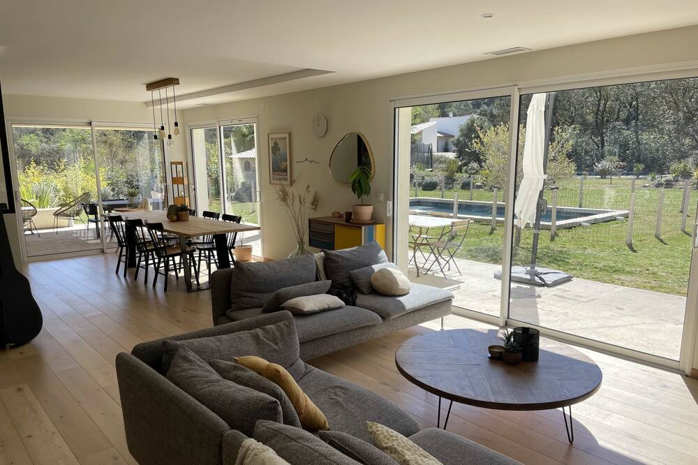 Photo of Livingroom in Bouc-Bel-Air