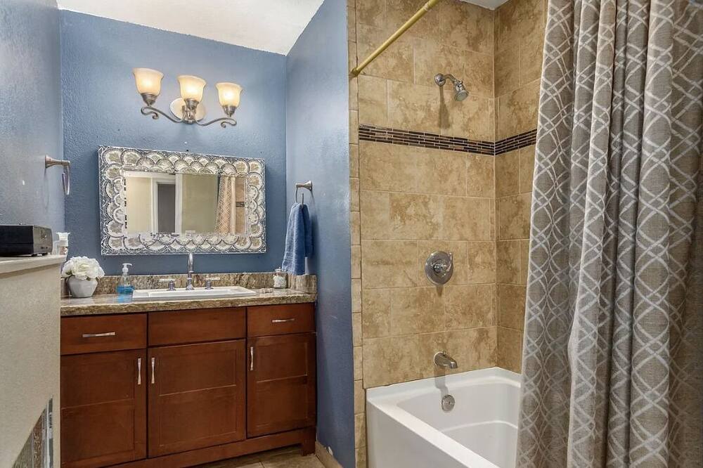 Photo of Bathroom in Maryvale
