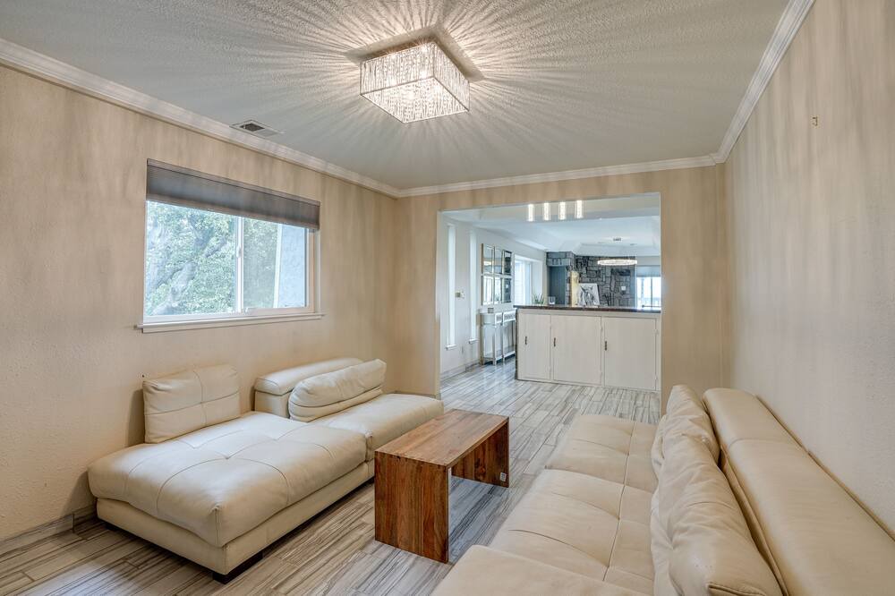 Photo of Livingroom in Pleasanton