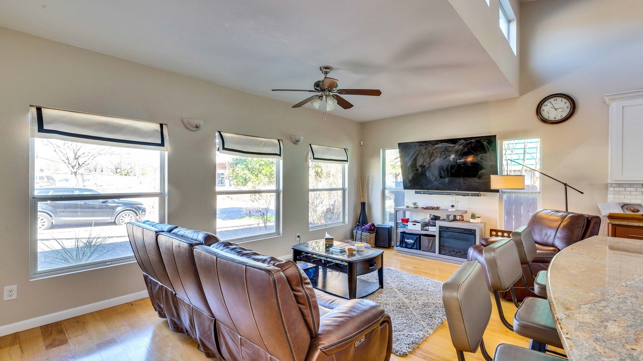 Photo of Livingroom in Rosewood