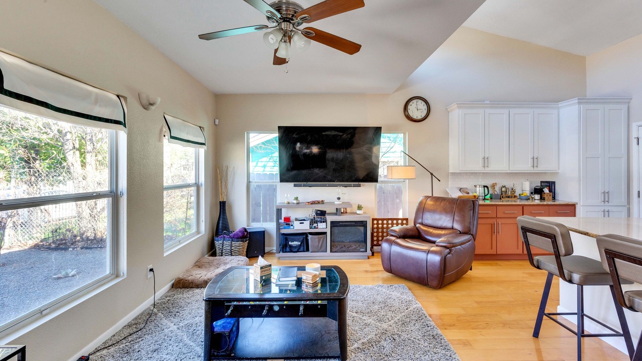 Photo of Livingroom in Rosewood