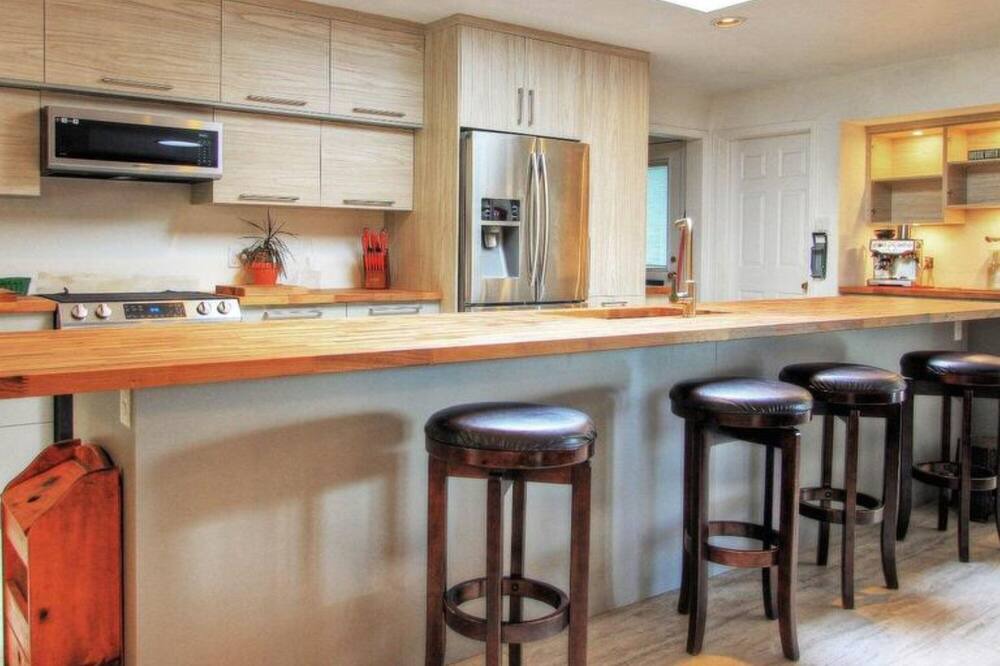 Photo of Kitchen in Aylmer