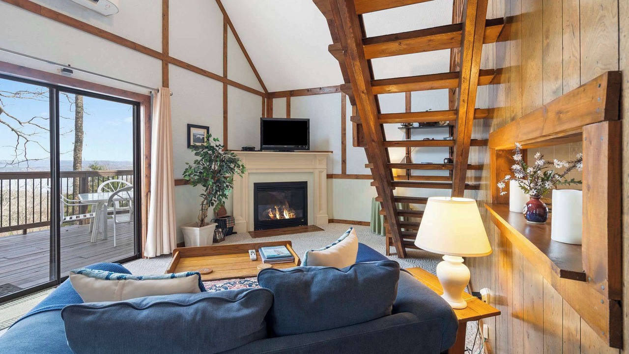 Photo of Livingroom in Branson West