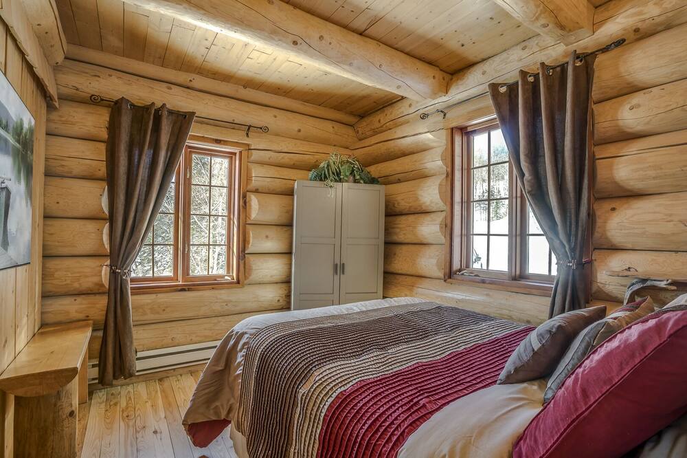 Photo of Bedroom in Lac-aux-Sables