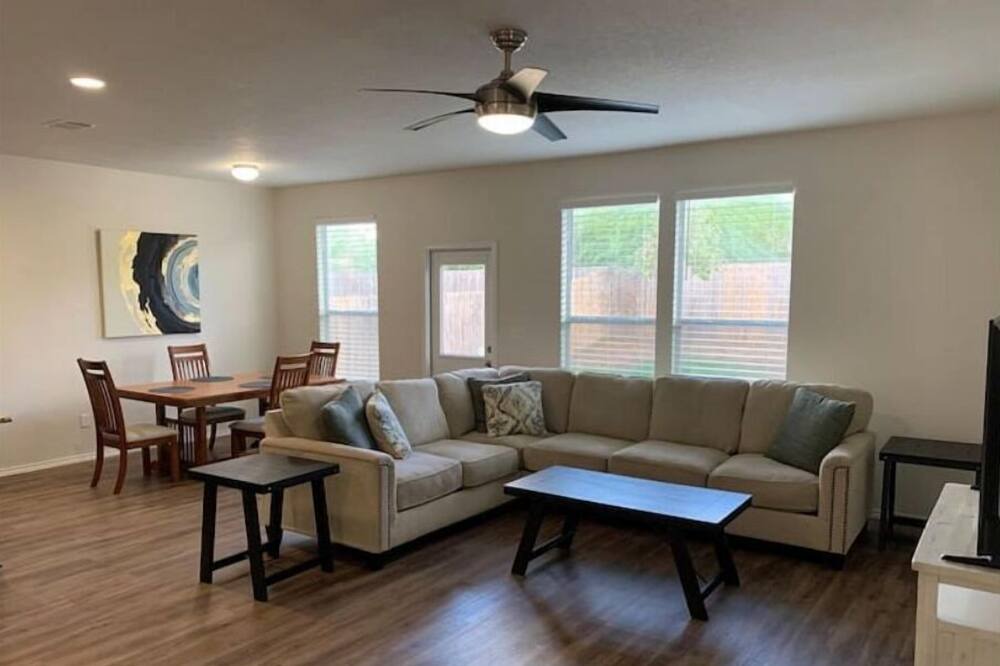 Photo of Livingroom in Schertz