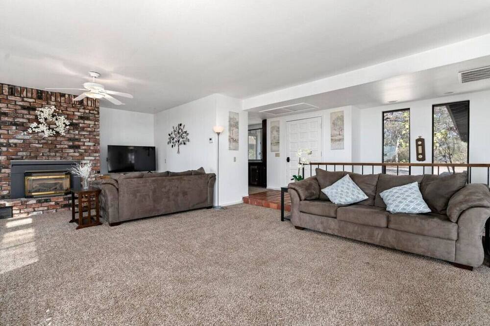 Photo of Livingroom in Rough and Ready