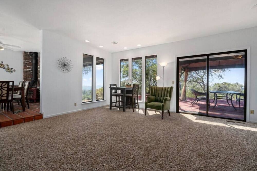 Photo of Livingroom in Rough and Ready