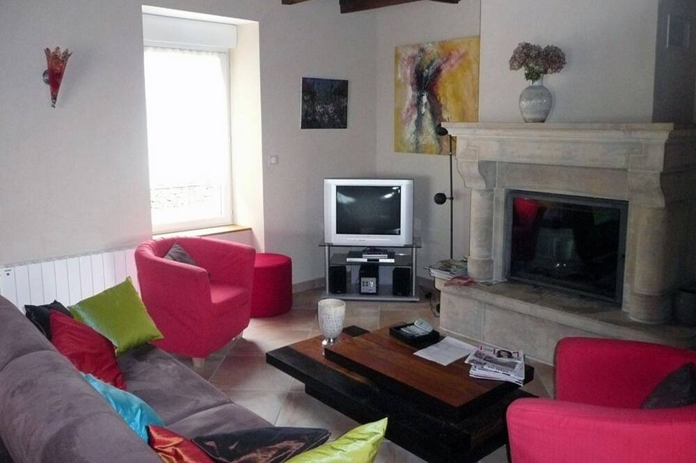 Photo of Livingroom in Moyrazes