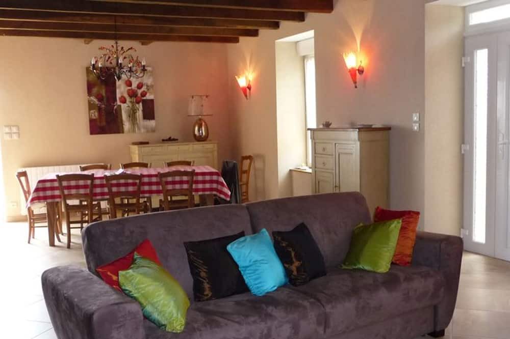 Photo of Livingroom in Moyrazes