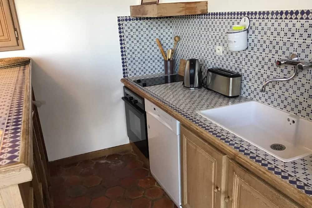 Photo of Kitchen in Villaines-la-Carelle