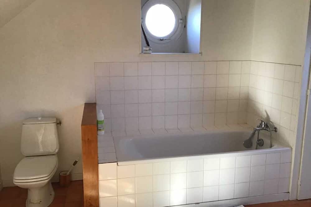 Photo of Bathroom in Villaines-la-Carelle