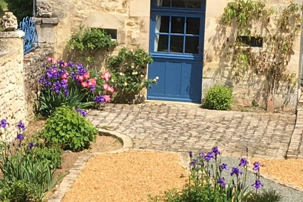 Photo of Outdoor in Villaines-la-Carelle