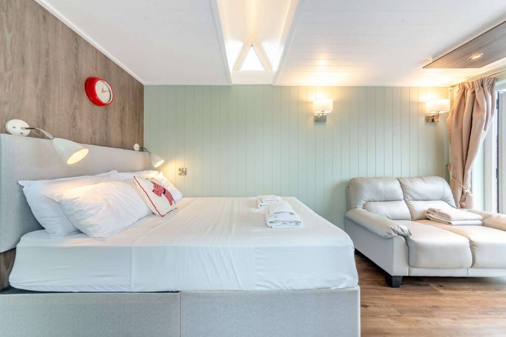 Photo of Others in Bretforton