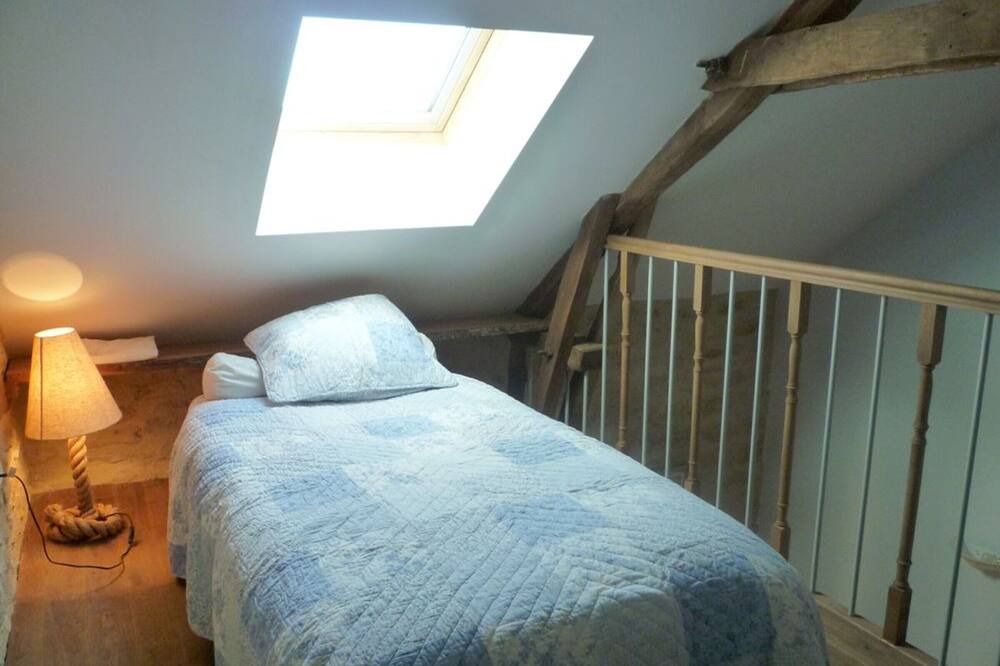 Photo of Bedroom in Villeneuve d'Aveyron