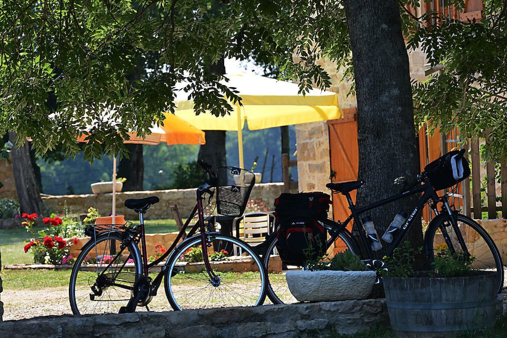 Photo of Outdoor in Villeneuve d'Aveyron