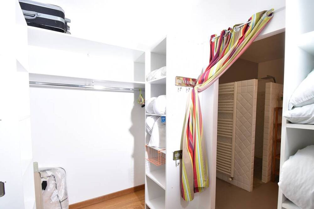 Photo of Bedroom in Saint-Laurent-d'Aigouze