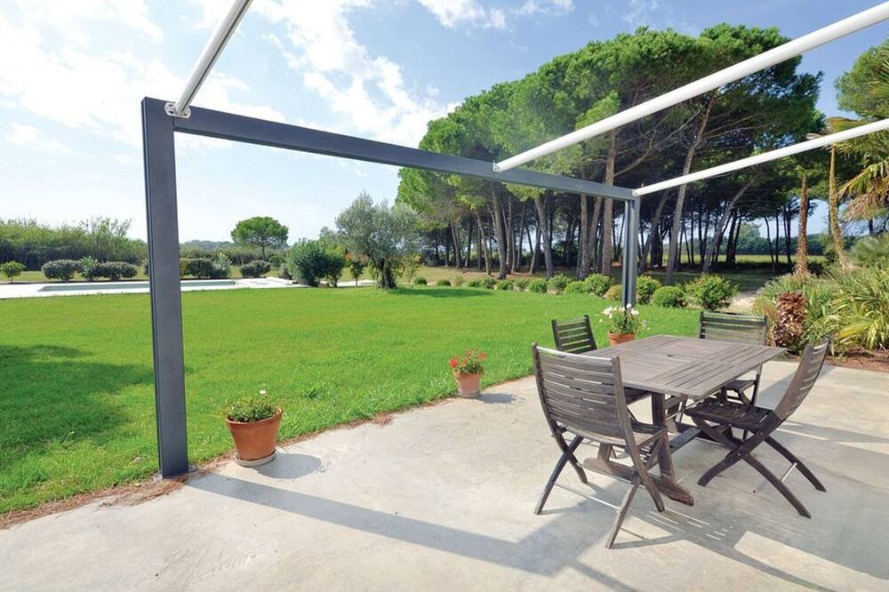 Photo of Outdoor in Saint-Laurent-d'Aigouze