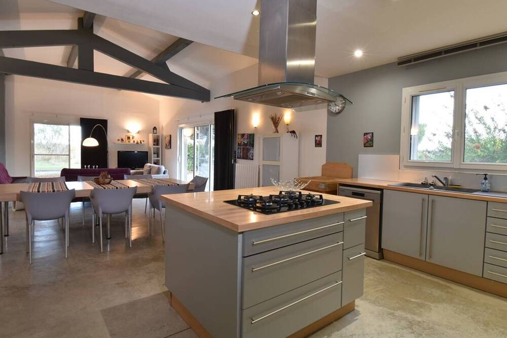 Photo of Kitchen in Saint-Laurent-d'Aigouze