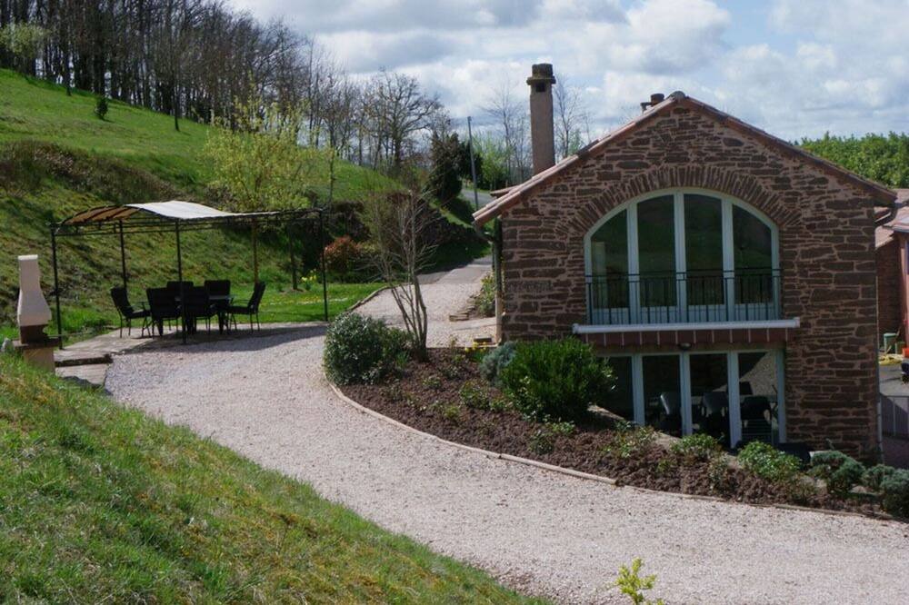 Photo of Outdoor in Martrin
