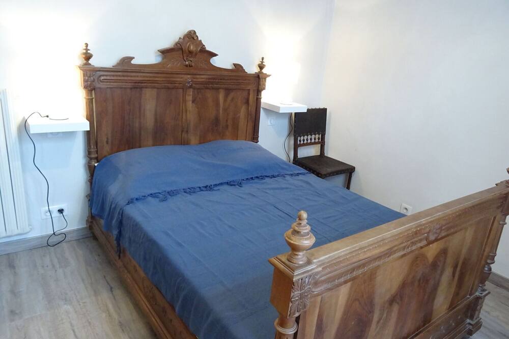 Photo of Bedroom in Montclar