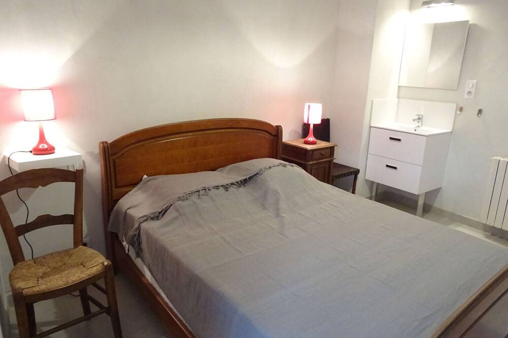 Photo of Bedroom in Montclar