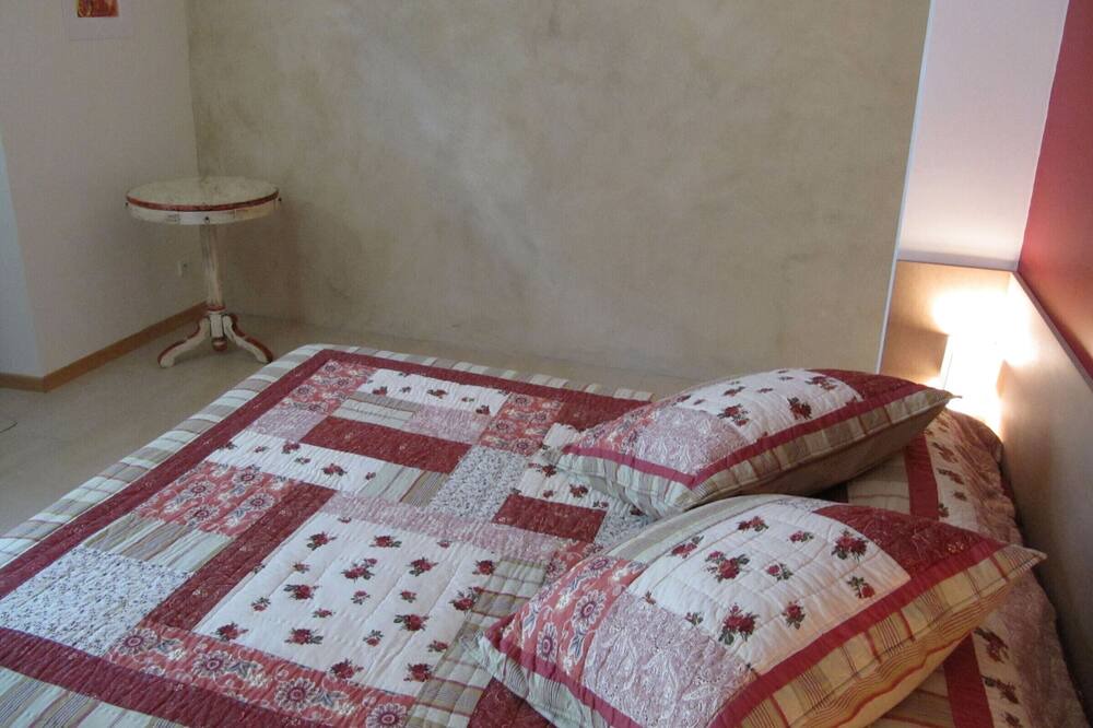 Photo of Bedroom in Roussennac
