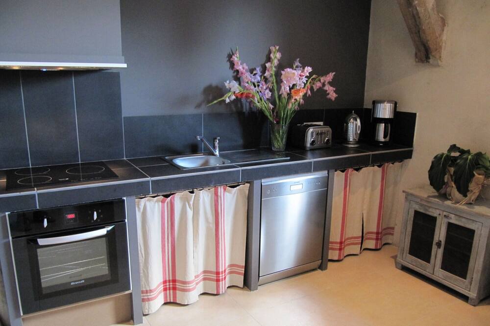 Photo of Kitchen in Roussennac