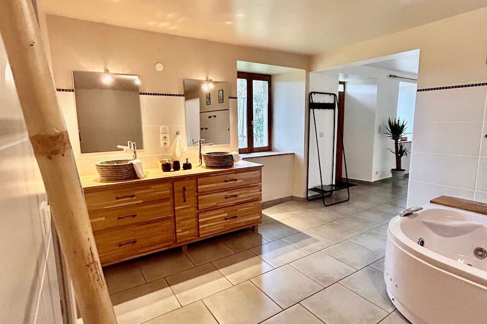 Photo of Bathroom in Saint-Vert