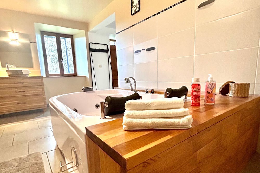 Photo of Bathroom in Saint-Vert