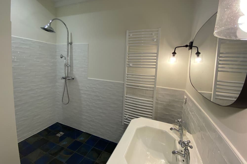 Photo of Bathroom in Bruniquel