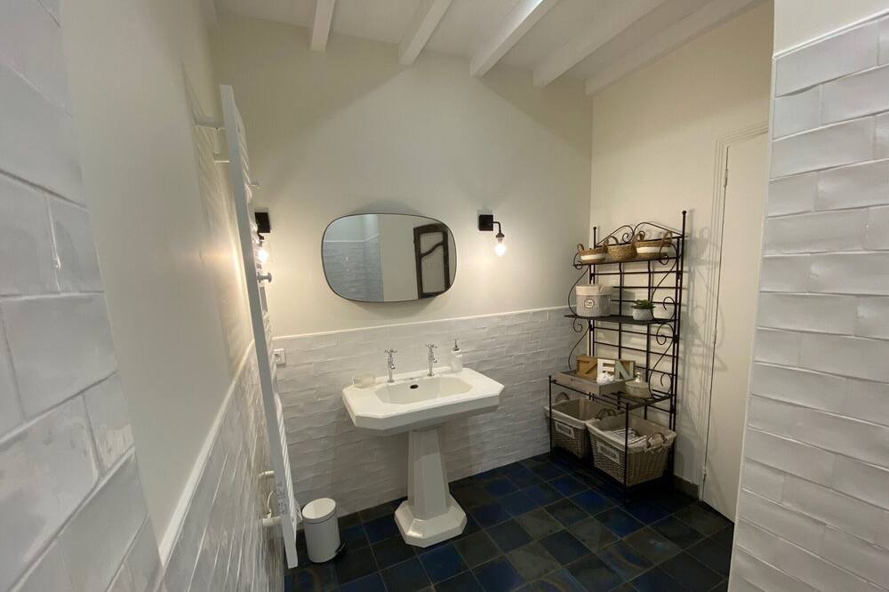 Photo of Bathroom in Bruniquel