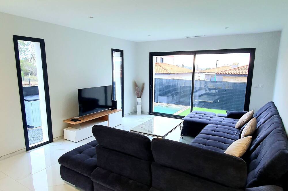 Photo of Livingroom in Saint-Jean-Lasseille