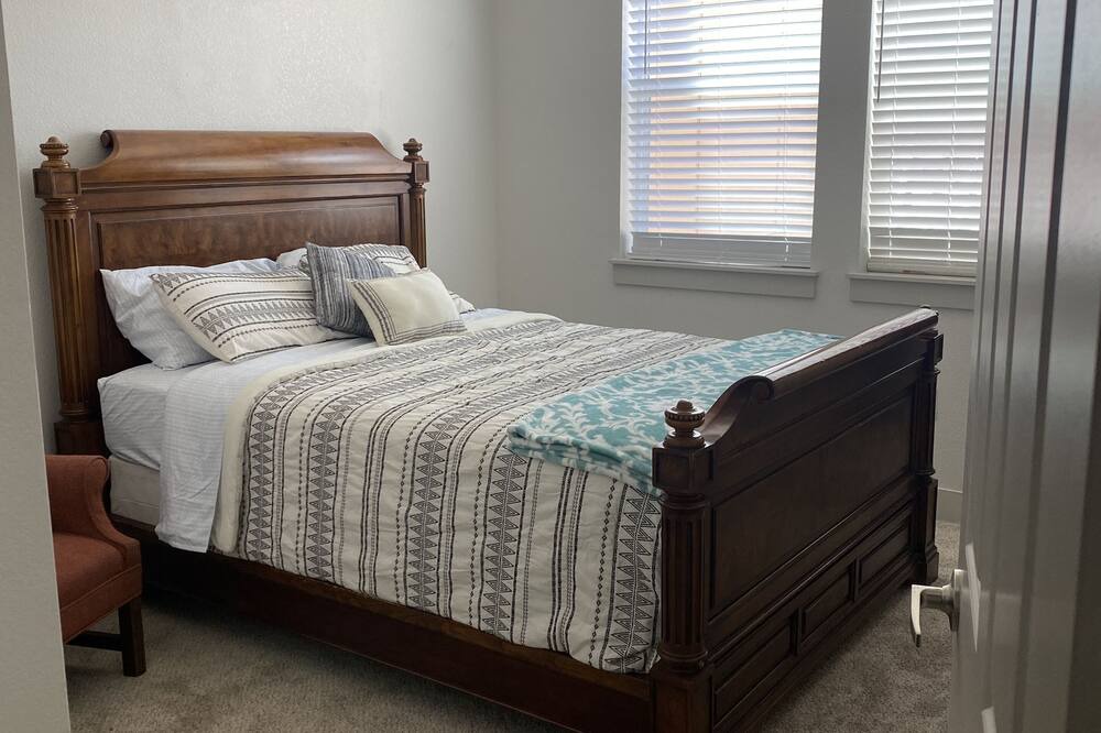 Photo of Bedroom in Evans