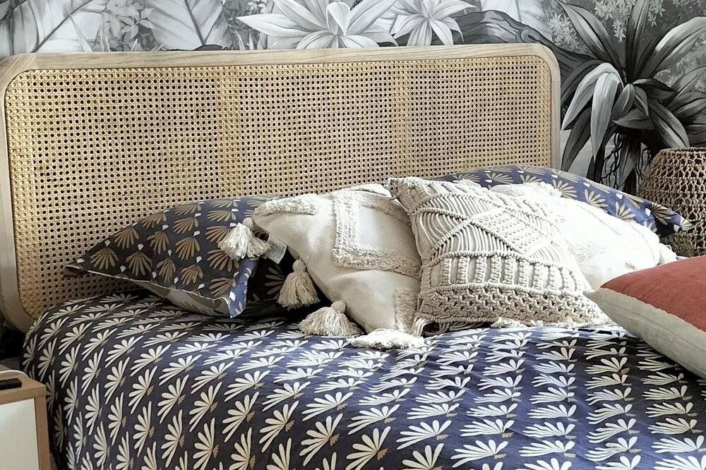 Photo of Bedroom in Poincare - Foch - Anatole France - Croix de Bourgogne
