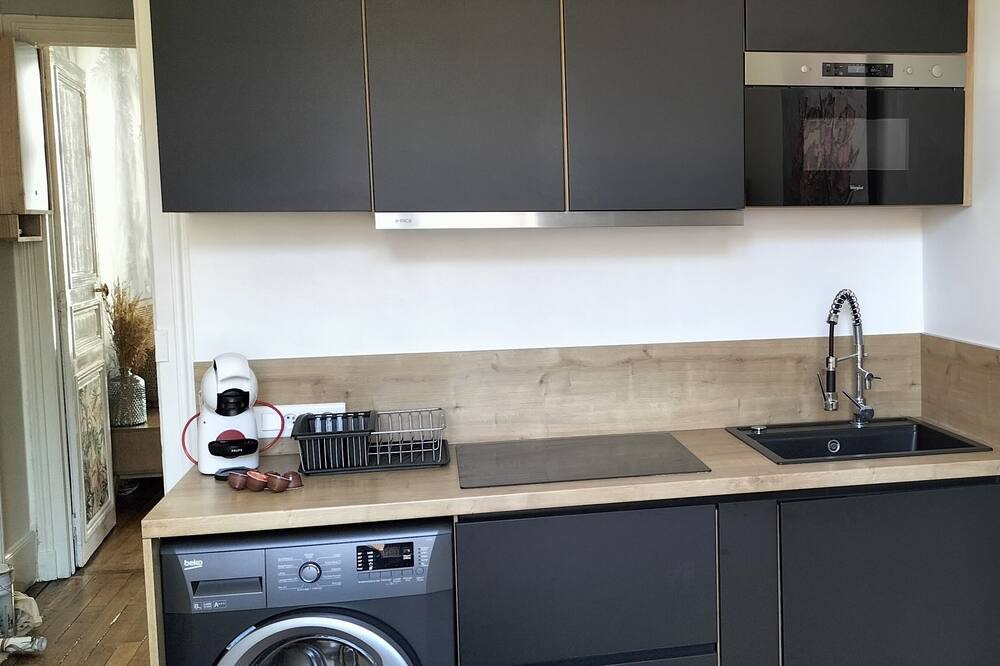Photo of Kitchen in Poincare - Foch - Anatole France - Croix de Bourgogne