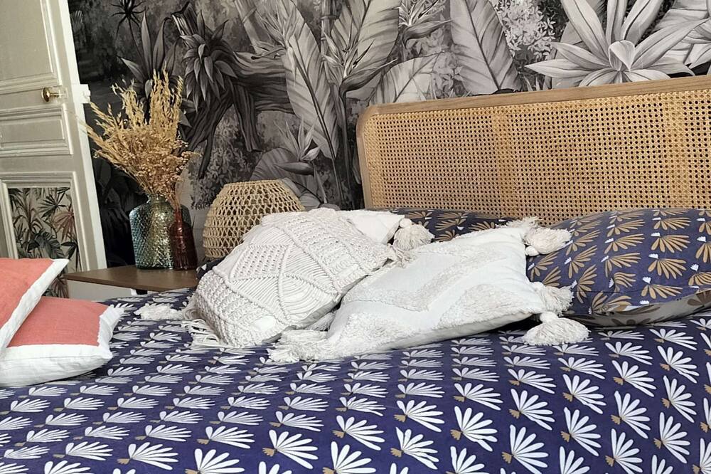 Photo of Bedroom in Poincare - Foch - Anatole France - Croix de Bourgogne