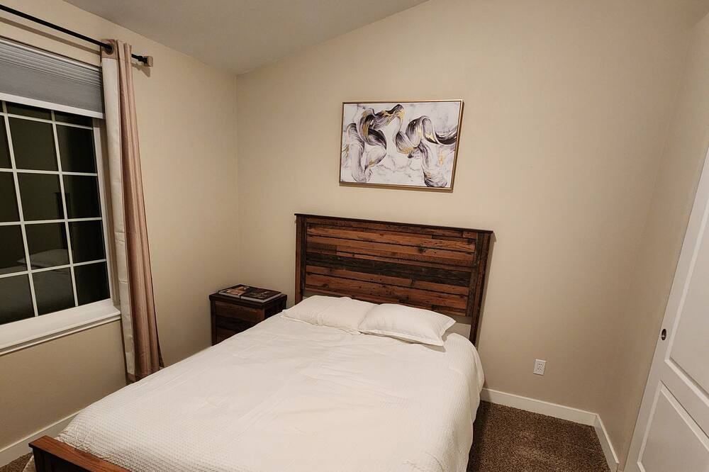 Photo of Bedroom in McKenna