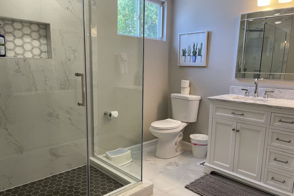 Photo of Bathroom in Perryman